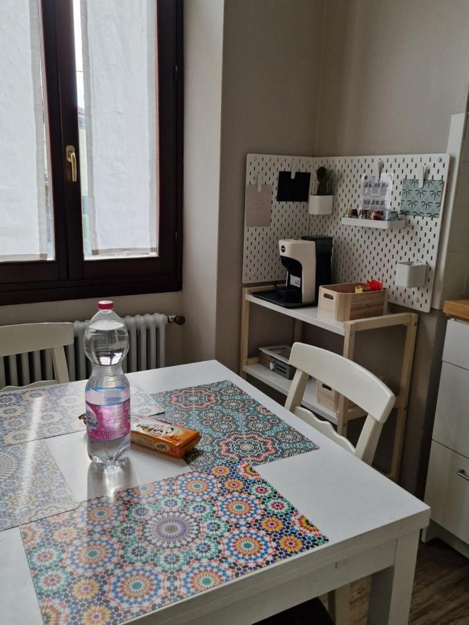 Voi Da Noi Intero Appartamento Con Parcheggio Privato Torno Buitenkant foto