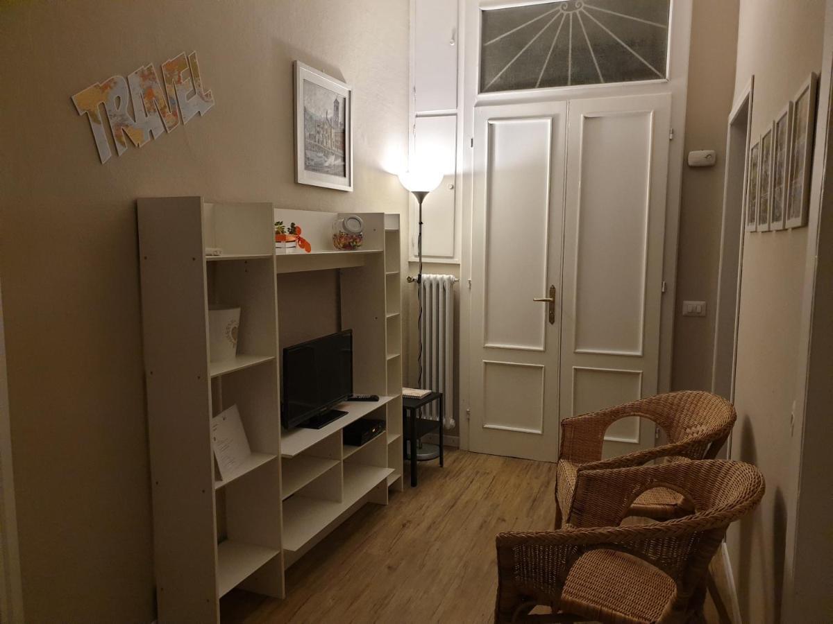 Voi Da Noi Intero Appartamento Con Parcheggio Privato Torno Buitenkant foto